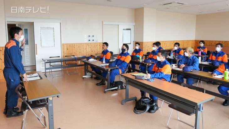 新入消防団員の辞令交付と規律訓練