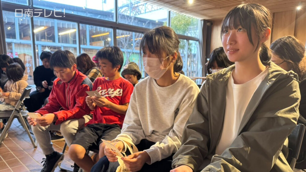 油津レッドマルシェ