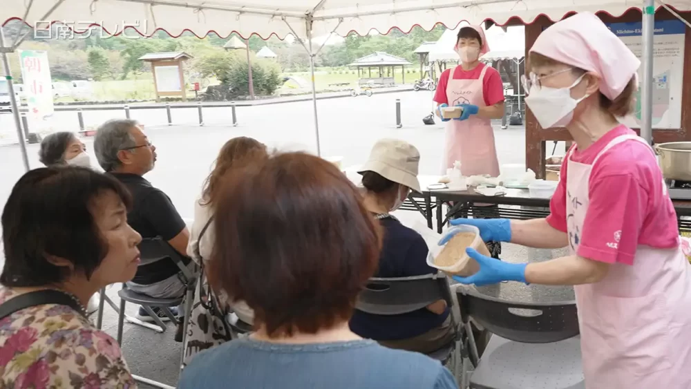 道の駅酒谷で味噌づくり講座
